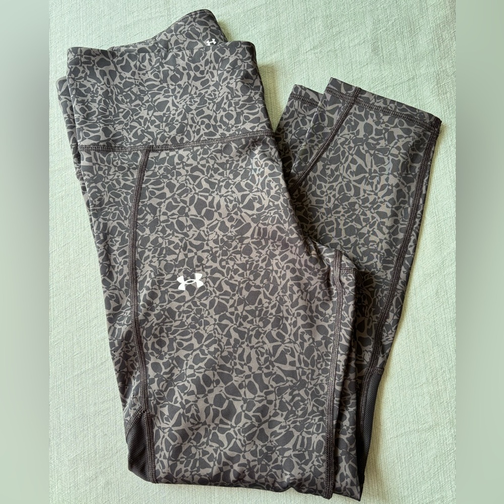 Under Armour Black Gray Patterned Compression Leggings L Large HeatGear EUC